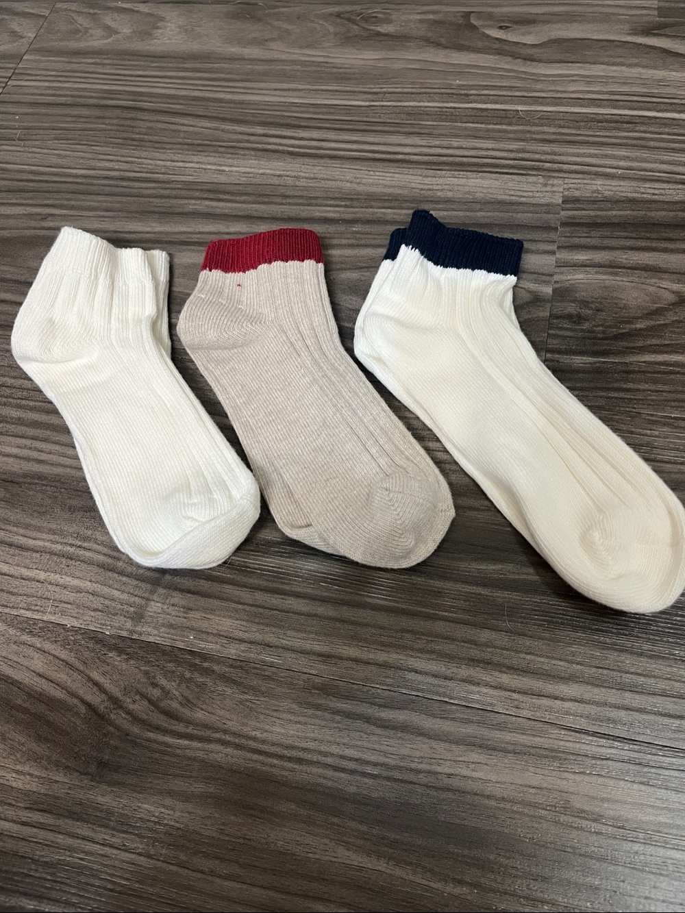 Uniqlo Women's Ribbed Ankle Socks Trio - White, Tan, Navy & Red Trim